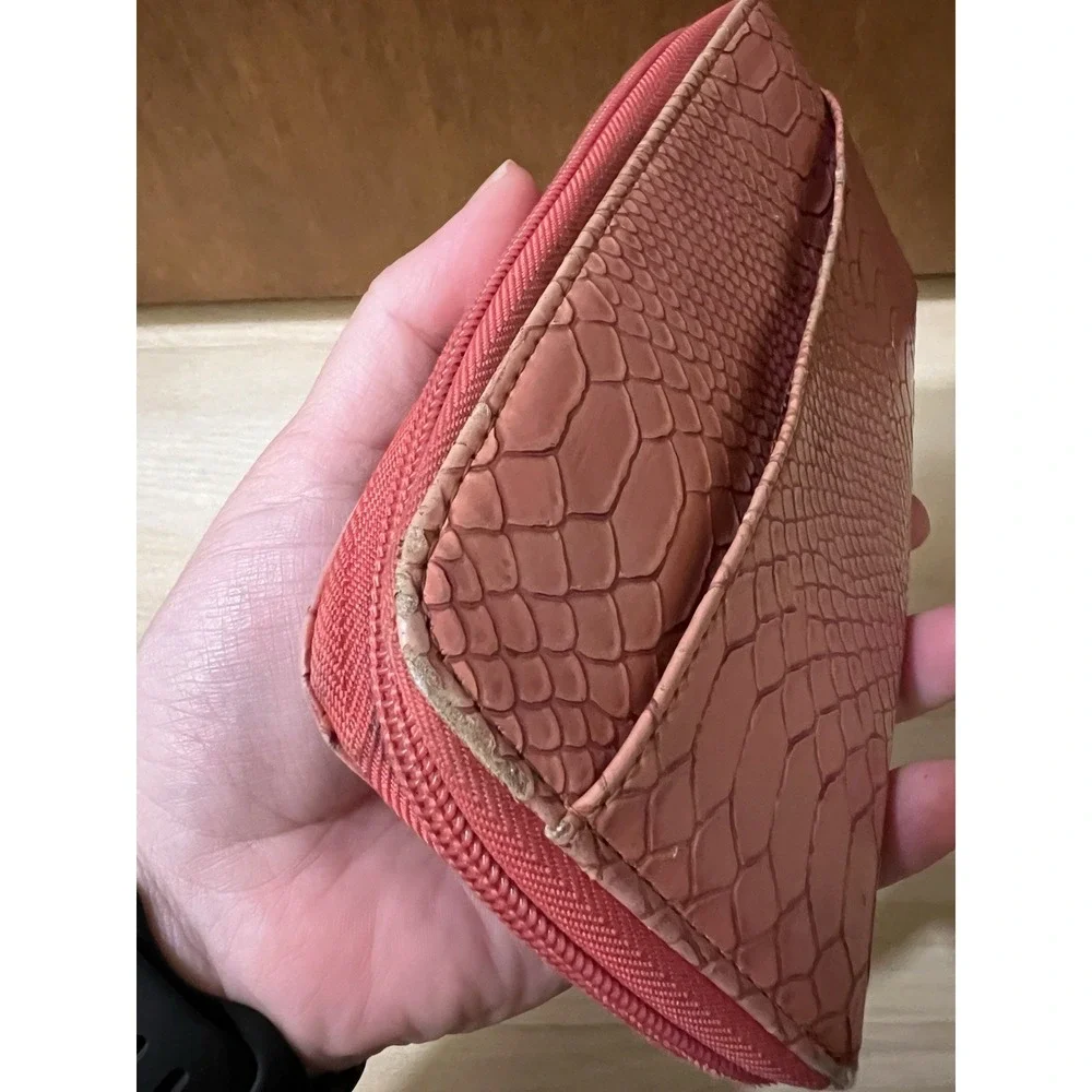 Luciano Valentino Pink‎ Embossed Accordian Zippy Wallet Zip Card Slots Pockets